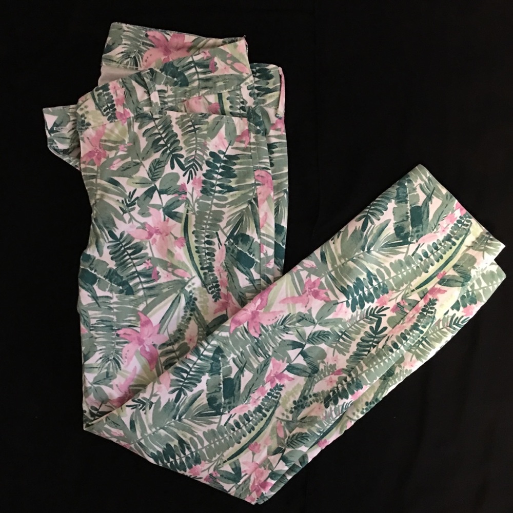 Floral Patterned Ankle Pants